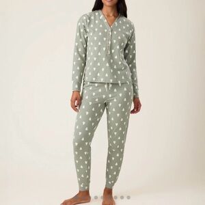 Kindred Bravely Sage Pajama Set with White Triangle Design
